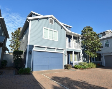8610 Ashland Way - Photo Thumbnail 3