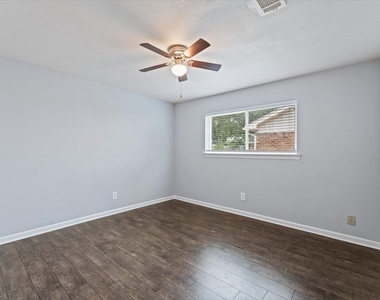 9639 Vogue Lane - Photo Thumbnail 17