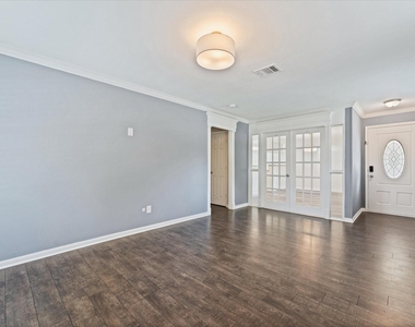 9639 Vogue Lane - Photo Thumbnail 5