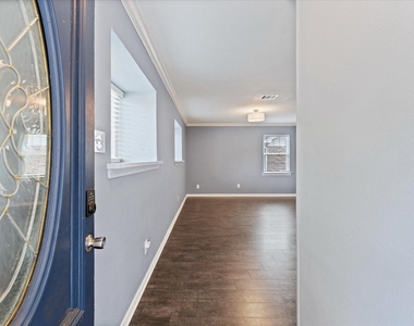 9639 Vogue Lane - Photo Thumbnail 3