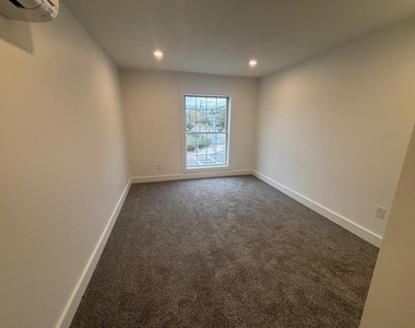 676 Main - Photo Thumbnail 17