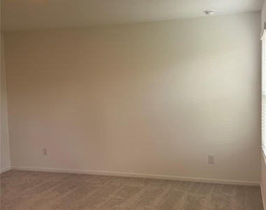 15019 Tremaine Court - Photo Thumbnail 4