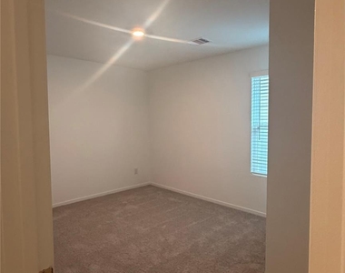 15019 Tremaine Court - Photo Thumbnail 8