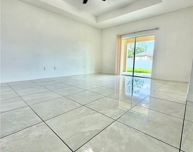 4651 27th Street Sw - Photo Thumbnail 3