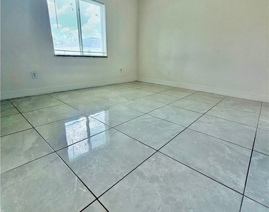 4651 27th Street Sw - Photo Thumbnail 4