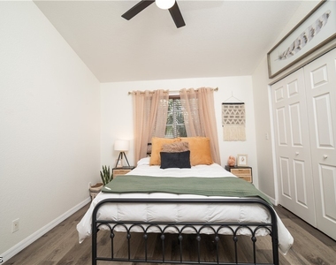10061 Lone Cypress Street - Photo Thumbnail 12