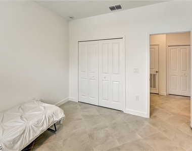 20545 Hazelnut Court S - Photo Thumbnail 10