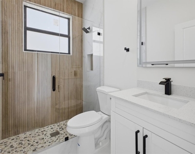 724 Calumet Street E - Photo Thumbnail 16