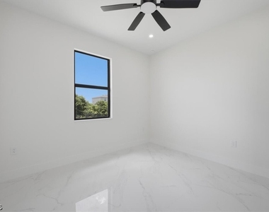 724 Calumet Street E - Photo Thumbnail 15
