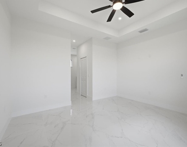 724 Calumet Street E - Photo Thumbnail 7