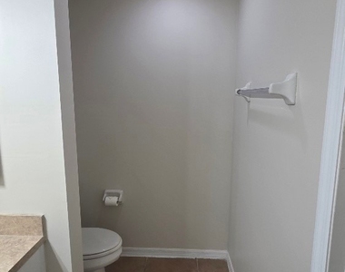 839 Lamar Street E - Photo Thumbnail 17