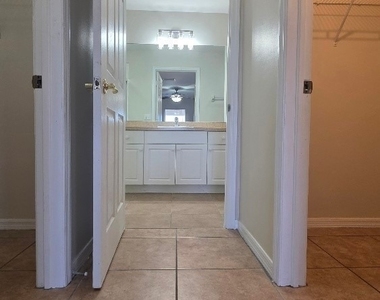 839 Lamar Street E - Photo Thumbnail 15