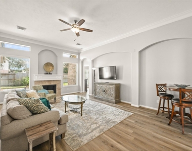 1330 Leigh Gardens Drive - Photo Thumbnail 8