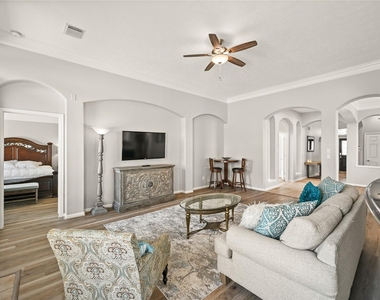 1330 Leigh Gardens Drive - Photo Thumbnail 6