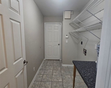 1144 Nw 5th Place - Photo Thumbnail 16