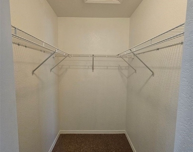 1144 Nw 5th Place - Photo Thumbnail 7