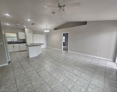 1144 Nw 5th Place - Photo Thumbnail 2