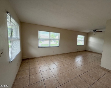621 Se 13th Place - Photo Thumbnail 10