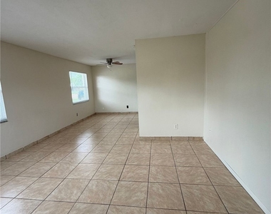 621 Se 13th Place - Photo Thumbnail 11