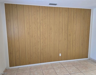 621 Se 13th Place - Photo Thumbnail 6