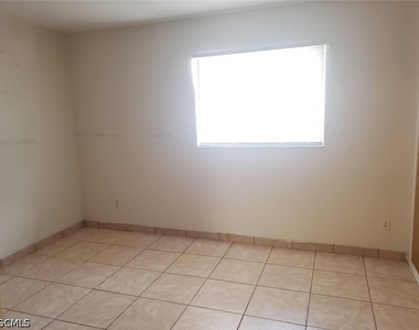 621 Se 13th Place - Photo Thumbnail 5