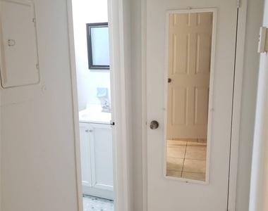 621 Se 13th Place - Photo Thumbnail 8