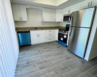 3705 Country Club Boulevard - Photo Thumbnail 2