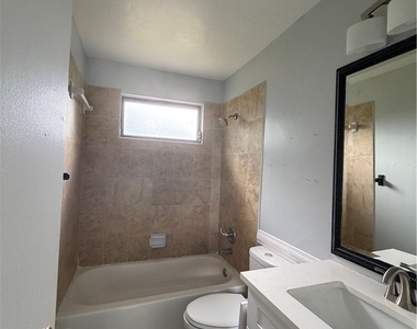 1269 Se 8th Terrace - Photo Thumbnail 12