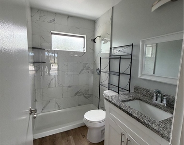 1269 Se 8th Terrace - Photo Thumbnail 5
