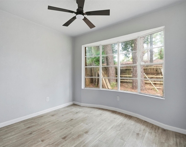 5603 Circlegate Drive - Photo Thumbnail 9