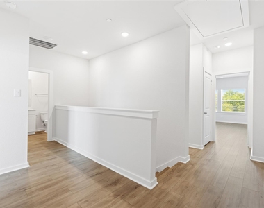 2916 Newloch Lane - Photo Thumbnail 10
