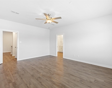 2916 Newloch Lane - Photo Thumbnail 11
