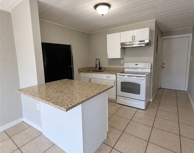 3236 Dora Street - Photo Thumbnail 2