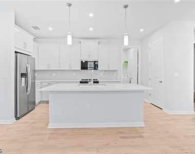 10295 Bonavie Cove Drive - Photo Thumbnail 5