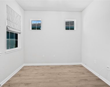 10295 Bonavie Cove Drive - Photo Thumbnail 12