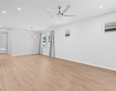 10295 Bonavie Cove Drive - Photo Thumbnail 7
