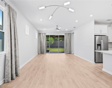 10295 Bonavie Cove Drive - Photo Thumbnail 9