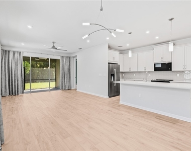 10295 Bonavie Cove Drive - Photo Thumbnail 8