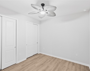10295 Bonavie Cove Drive - Photo Thumbnail 10