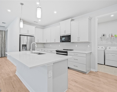10295 Bonavie Cove Drive - Photo Thumbnail 6