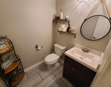 106 W Arbor Camp Circle - Photo Thumbnail 8