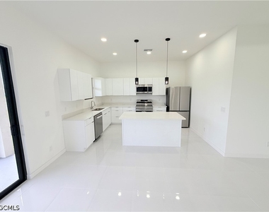 3046 Nw 41st Place - Photo Thumbnail 7