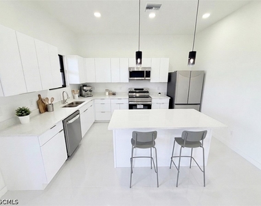 3046 Nw 41st Place - Photo Thumbnail 10
