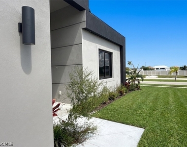 3046 Nw 41st Place - Photo Thumbnail 2
