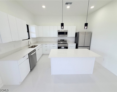 3046 Nw 41st Place - Photo Thumbnail 8