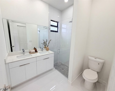 3046 Nw 41st Place - Photo Thumbnail 31