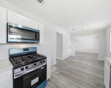 13107 Boreas Drive - Photo Thumbnail 10