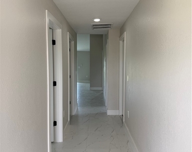 364 Petite Avenue - Photo Thumbnail 2