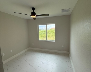 364 Petite Avenue - Photo Thumbnail 5