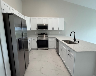 364 Petite Avenue - Photo Thumbnail 10